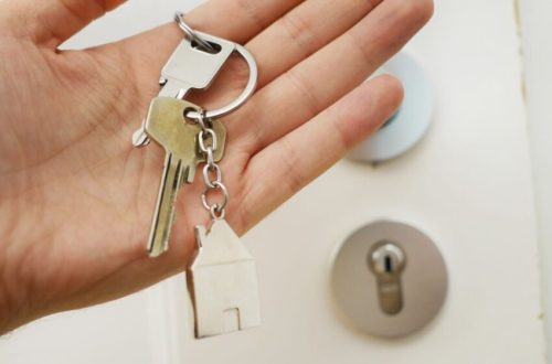 5 Personalised Housewarming Gifts They’ll Actually Use!